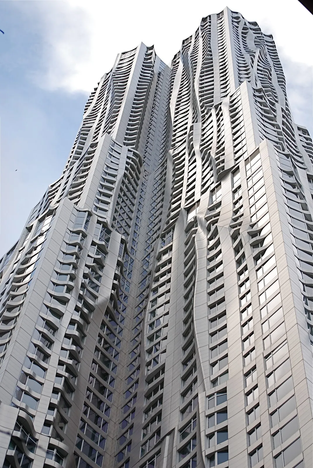 Frank Gehry, 5 Masterworks of Deconstructivist Architecture