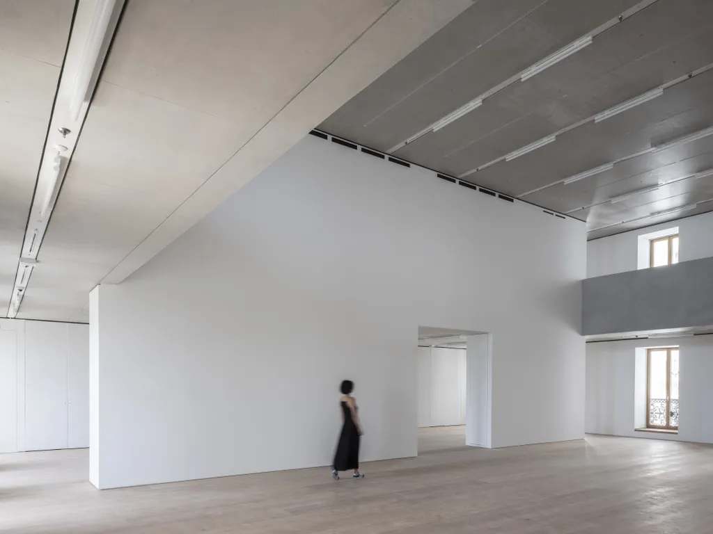 David Chipperfield Architects Reopen the Historic Pereda Building as Faro Santander