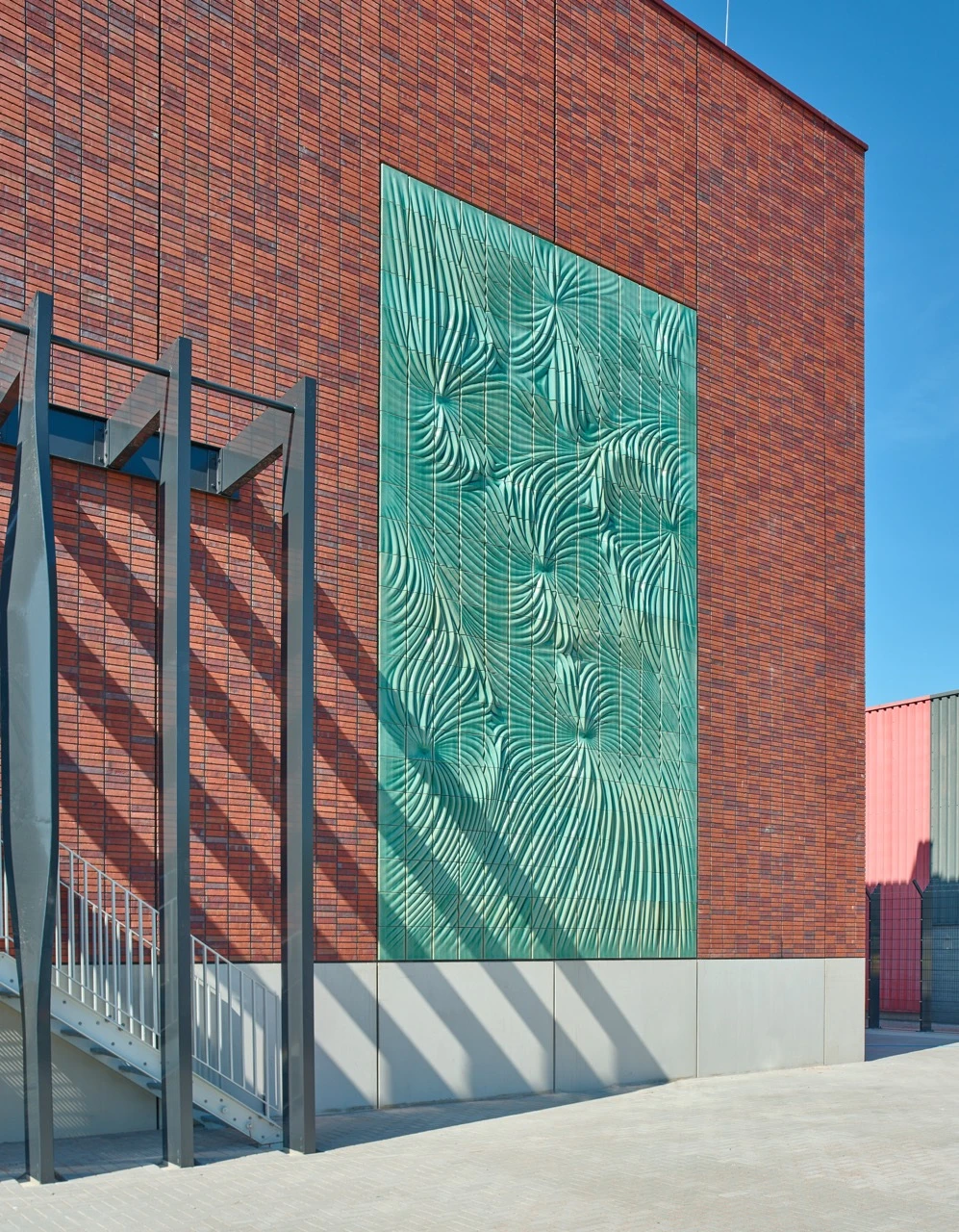 3D-Printed Ceramic Tiles Shape Studio RAP’s New ‘Powerwall’ in the Netherlands
