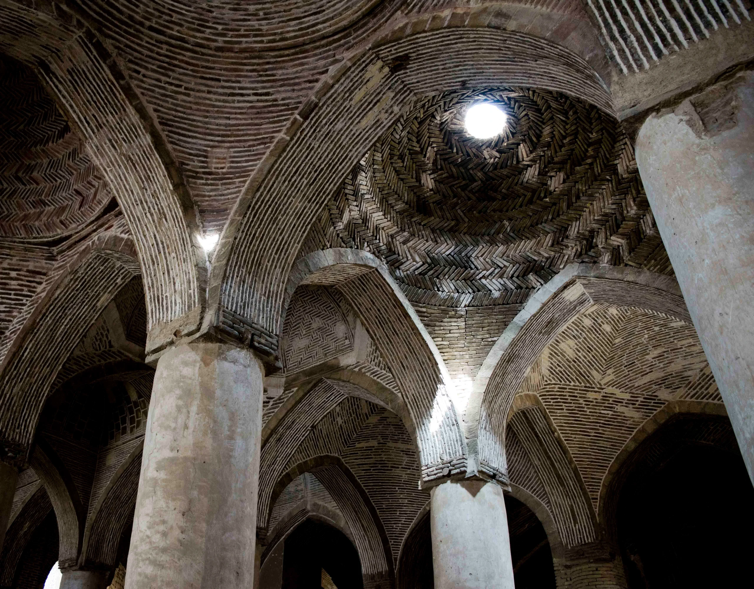 Pointed Arch, The Jameh Mosque of Isfahan, Iran