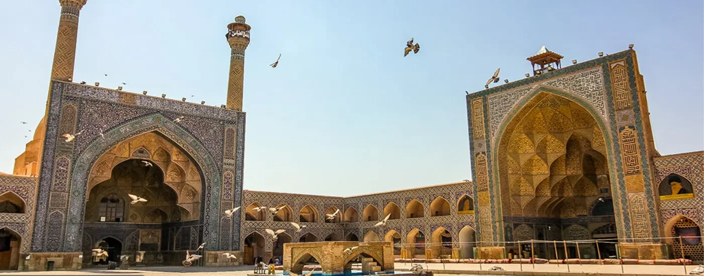  The Jameh Mosque of Isfahan