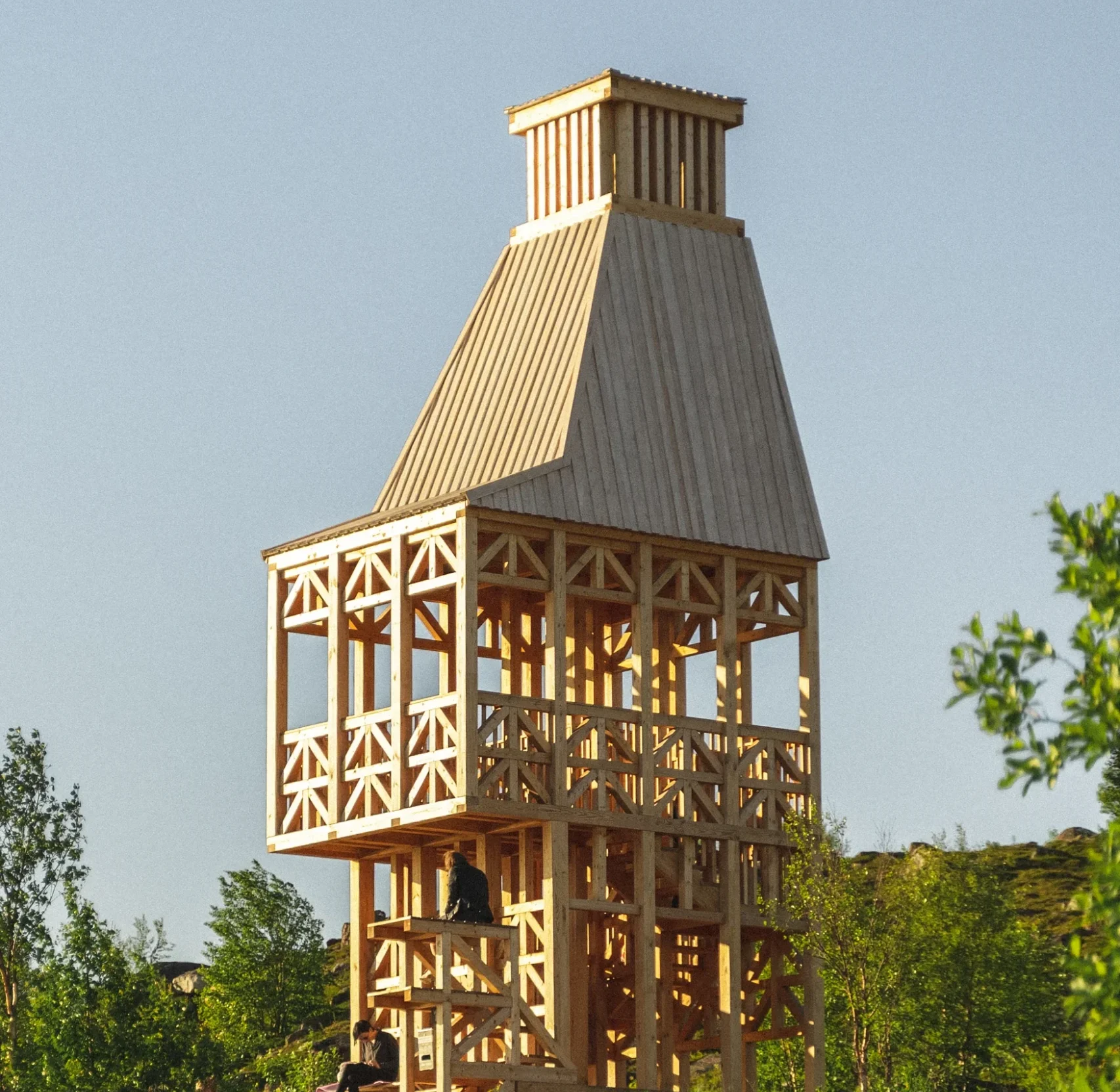 Kola Bay Lighthouse Viewpoint Brings a Timber Landmark to Murmansk's Waterfront